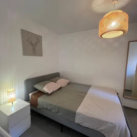 4 Personnes, Piscine, Parking A Les Flots Apartmán