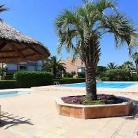 Apartment 4 Personnes, Piscine, Parking A Les Flots *